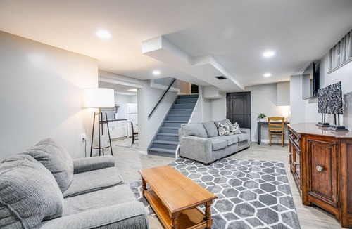 Harters Heights House | Basement Unit—Walk to ND
