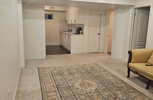 Newmarket House | Basement walk out, separate entrance, 2 parking space, back to park