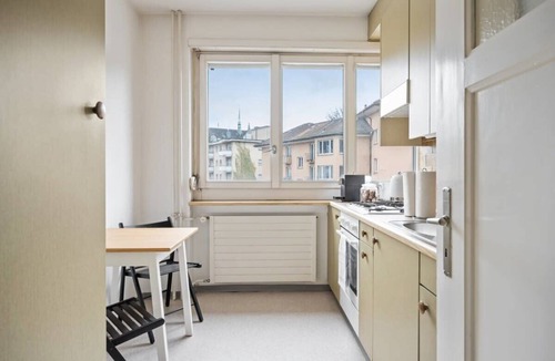 Sihlfeld Apartment | Basic Apartment in vibrant residential part of ZH!