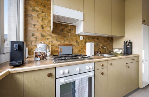 Sihlfeld Apartment | Basic Apartment in vibrant residential part of ZH!