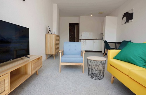 Sihlfeld Apartment | Basic & Cozy Zurich Studio , Central & Walkable