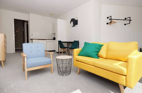 Sihlfeld Apartment | Basic & Cozy Zurich Studio , Central & Walkable