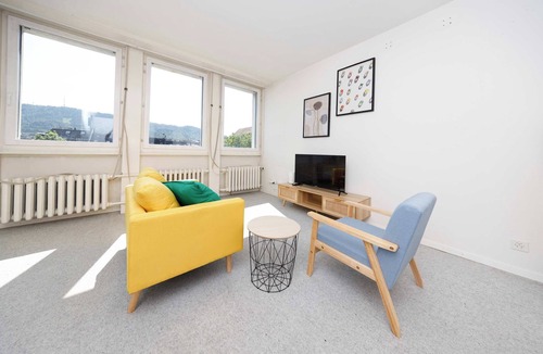 Sihlfeld Apartment | Basic & Cozy Zurich Studio , Central & Walkable