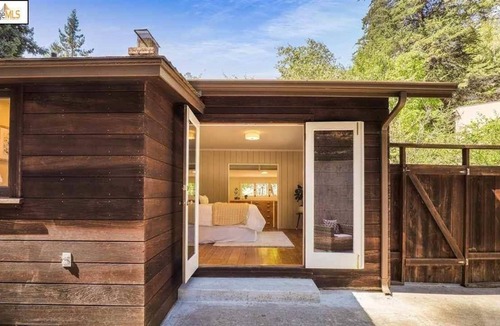 Merriewood House | Basic mid century living in a serene setting