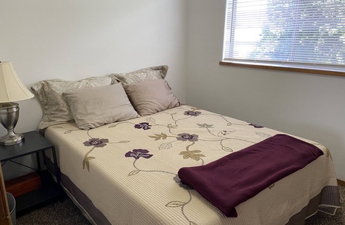 Moses Lake Apartment | Basics 90's Condo 906 Downtown Moses Lake