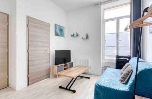 Douvres-la-Delivrande Apartment | Basilique V