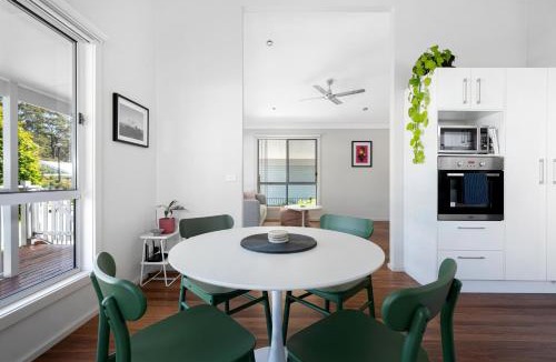 St. Georges Basin Villa | Basin Breeze Retreat Private House with Shared Pool