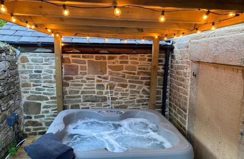 High Peak House | Basin Cottage Retreat