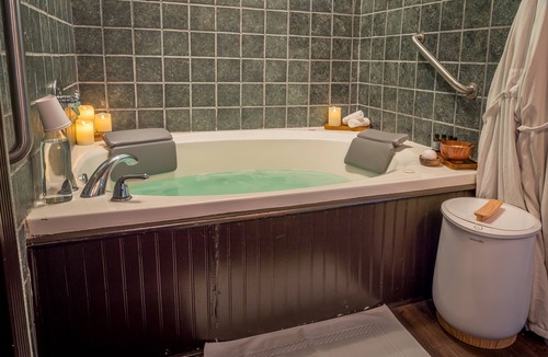 Eureka Springs Historic District Hotel | Basin Park Hotel and Spa