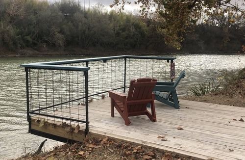 Bastrop House | Basin RV Resort Pool Apartment-Pet Free
