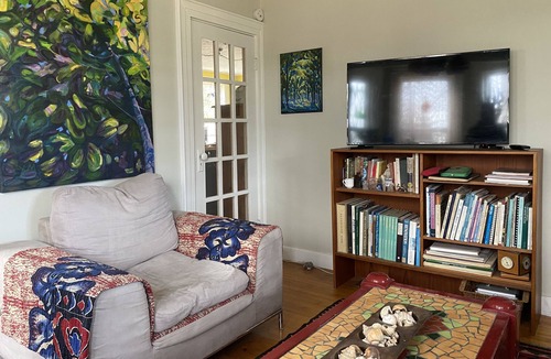 Cornwallis House | Basin view home w/art studio - steps to beach