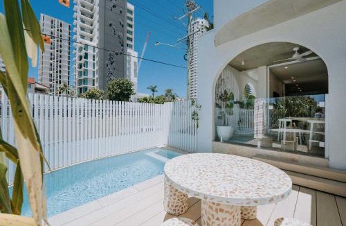 Burleigh Heads Villa | Bask at Burleigh