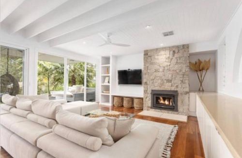 Green Point House | Bask at Green Point - Between the ocean & the lake