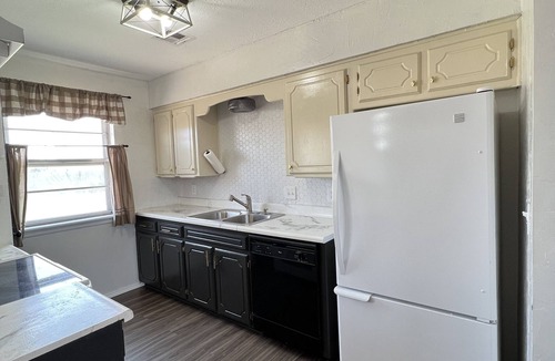 Harper County House | Basket Bungalow near walking trail family & pet friendly.