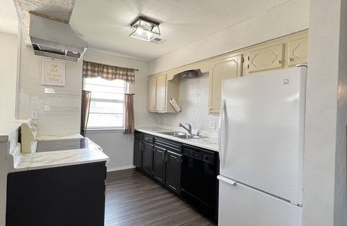 Harper County House | Basket Bungalow near walking trail family & pet friendly.