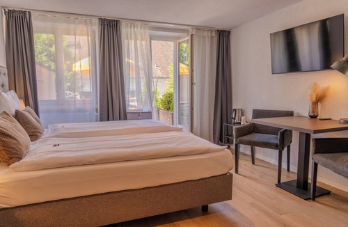 Lucerne Hotel | BASLERTOR Summer Pool Hotel