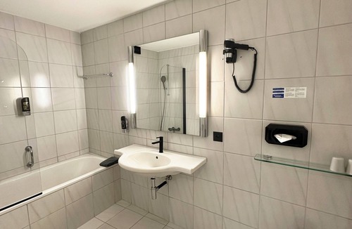 Lucerne Hotel | BASLERTOR Summer Pool Hotel