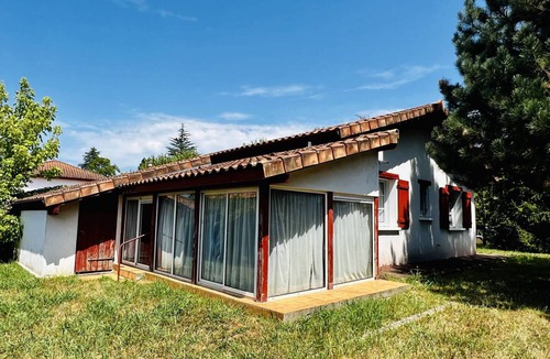 Espelette House | Basque house in Espelette, 3 beds, 5+2 ppl, pets allowed, internet