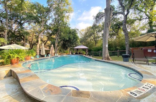 New Braunfels House | Bass Haus, Wundercove Cottage, Access to Shared Pool and River