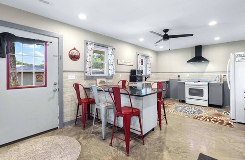 Gravois Mills House | Bass Point Bliss – Resort Rental