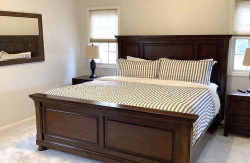 Westlake House | Basset Rd - Spacious & Newly Updated