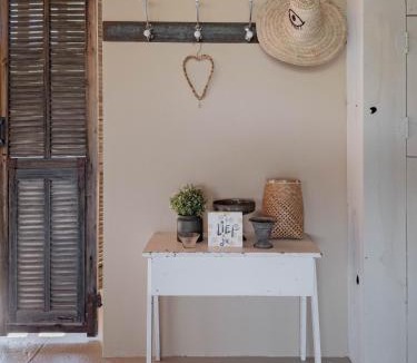 Saint-Etienne-de-Villereal Apartment | Bassiviere Barn Chic