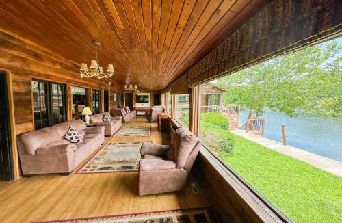 Platte City Hotel | Basswood Resort