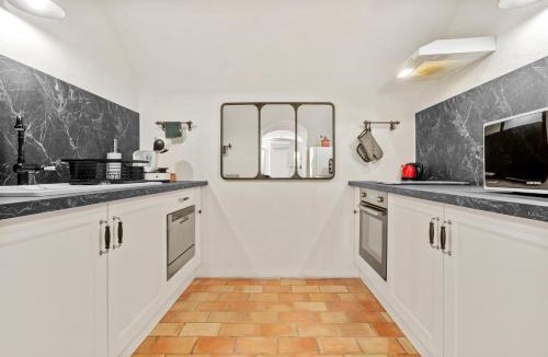 Meounes-les-Montrieux Apartment | Bastide de Pachoquin Gîte - Spa