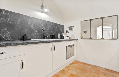 Meounes-les-Montrieux Apartment | Bastide de Pachoquin Gîte - Spa