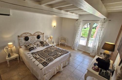 Castillon-du-Gard Bed & Breakfast | Bastide des Oliviers