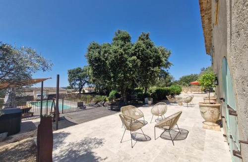 Castillon-du-Gard Bed & Breakfast | Bastide des Oliviers