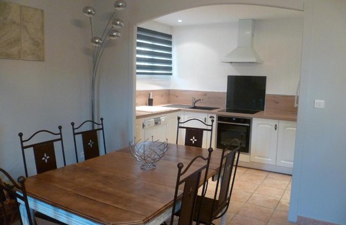 Eyguieres Apartment | bastide St Joseph