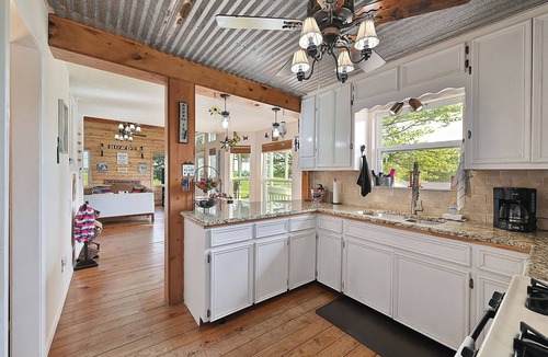 Smithville House | Bastrop/Smithville Beauty on the Colorado River