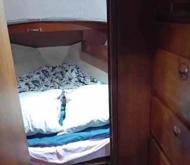 Le Ru Boat Rental | Bateau au port de Perros-Guirec