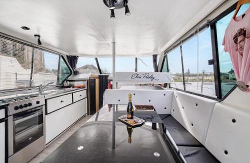 Sable-sur-Sarthe Boat Rental | Bateau Elvis