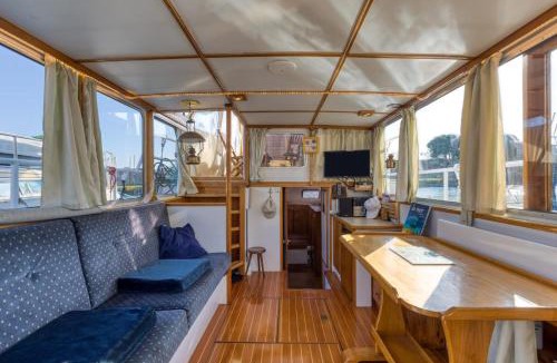 Saint-Gilles Boat Rental | Bateau Gré - Sur le quai