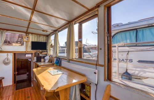 Saint-Gilles Boat Rental | Bateau Gré - Sur le quai