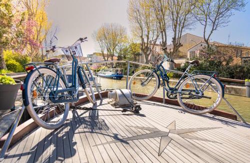 Anatole France Boat Rental | Bateau Le Nubian