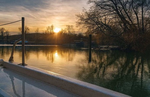 Mery-sur-Marne Boat Rental | Bateau Nuit sur la Marne