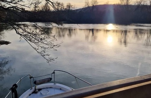 Mery-sur-Marne Boat Rental | Bateau Nuit sur la Marne