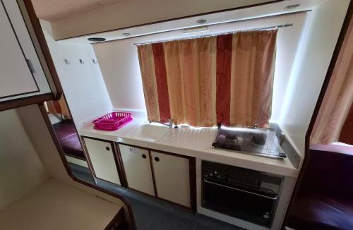 Chateauneuf-sur-Sarthe Boat Rental | Bateau Unique à Chenillé-Changé - Jusqu'à 9 Personnes - API-1-46-27