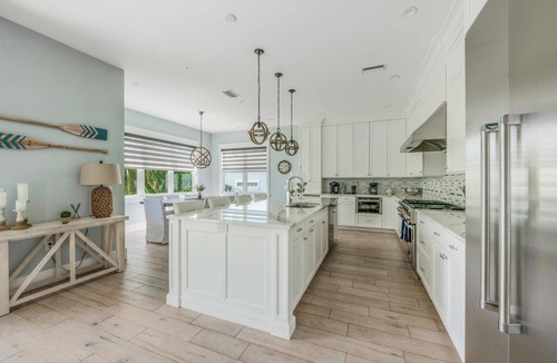 Anna Maria House | Batemans – AMI Canal-Front Luxury Home w/Pool & Private Dock