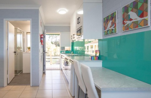 Batehaven Apartment | Batemans Bay Studio Escape with Lush Vista