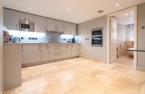 Bath Cabin | Bath Circle Camden Lodge House