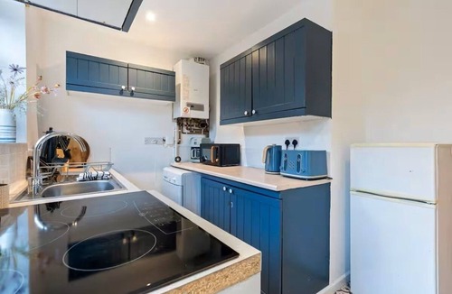 Newton St Loe House | Bath Hideaway | 2BR + Hot Tub