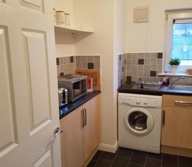 Bathgate Apartment | Bathgate Contractor and Business Apartment