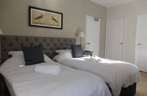 North Cerney Hotel | Bathurst Arms