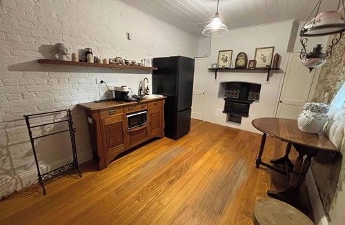 Kelso Bed & Breakfast | Bathurst River House B & B Room 3 Upstairs