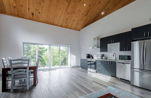 Mauricie Ski Chalet | Batiscan - Waterfront, Private Spa & Sauna