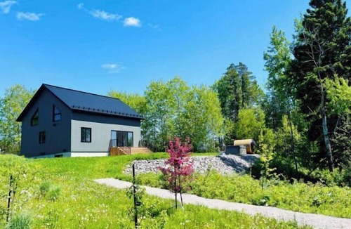 Mauricie Ski Chalet | Batiscan - Waterfront, Private Spa & Sauna